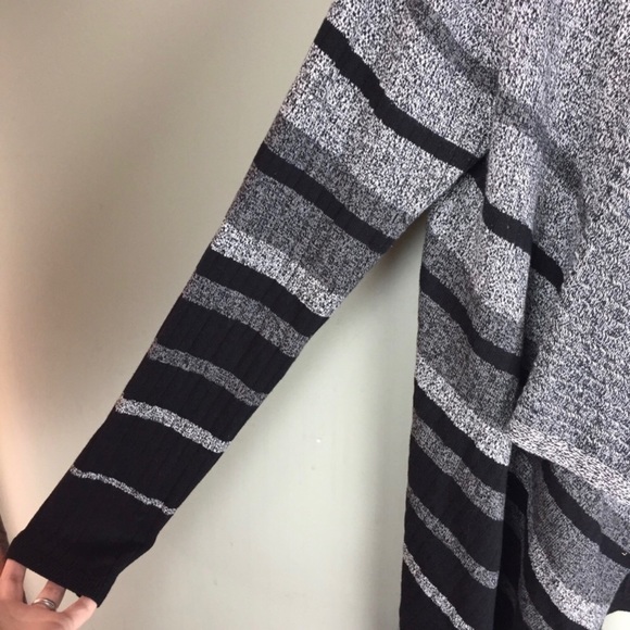 Roz & Ali Ribbed Striped Waterfall Open Front Gray Black Cardigan Size Large - Picture 5 of 7